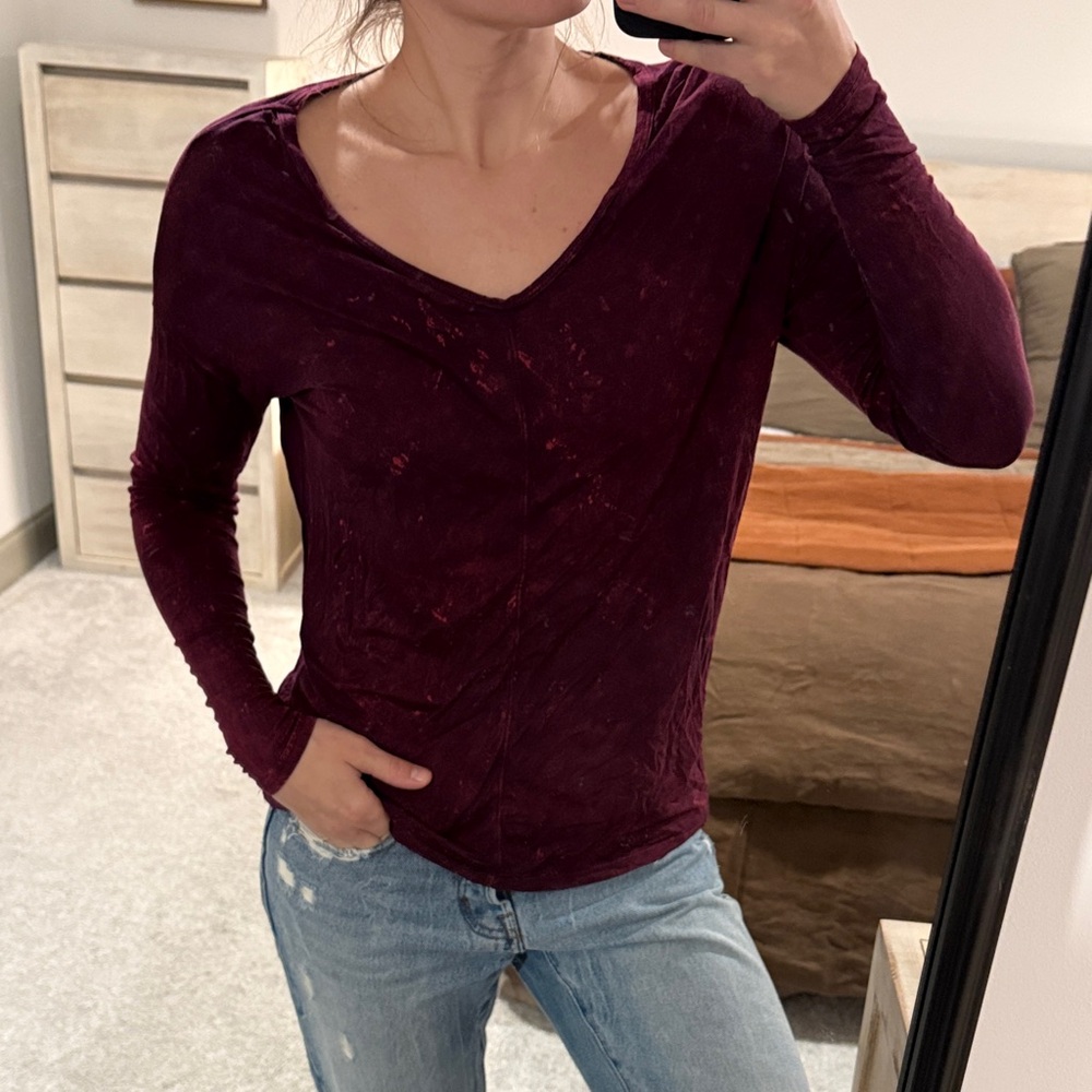 Three dot v neck long sleeve